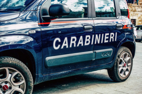 Abbildung: Fahrzeug der Carabinieri Verkehrspolizei in Italien